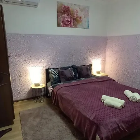 в гостьовому будинку Apartment *