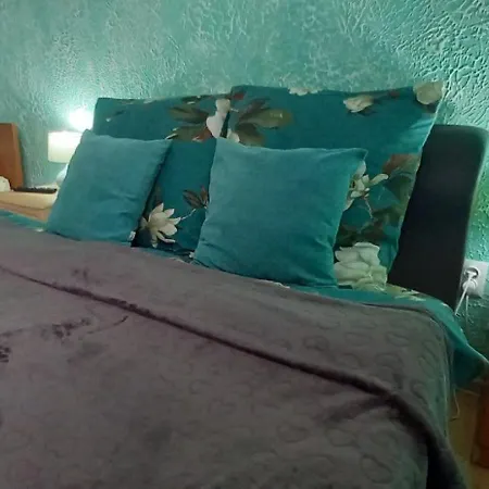 в гостьовому будинку *